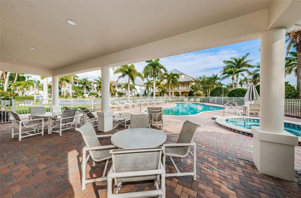 17717 Gulf Boulevard, Unit 702, Redington Shores, FL 33708 Photo