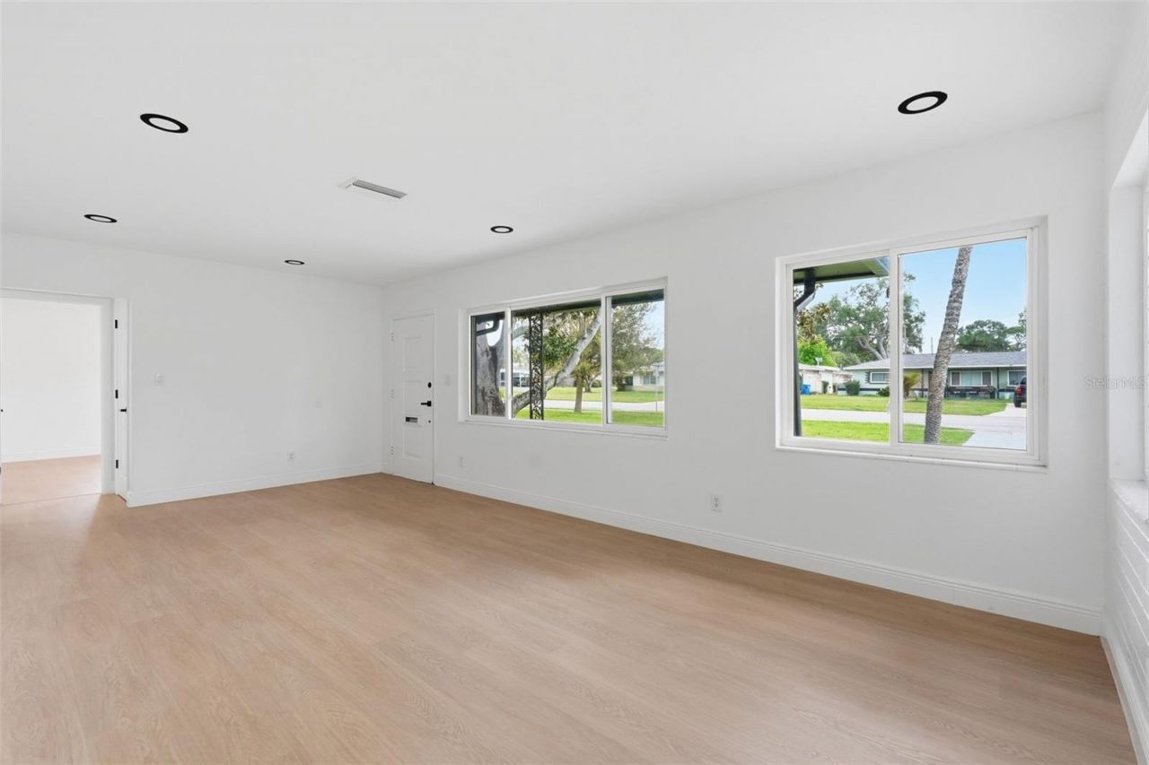 5347 30th Avenue N, Saint Petersburg, FL 33710 Photo