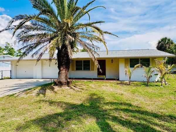 605 BARNES PARKWAY , NOKOMIS, FL 34275