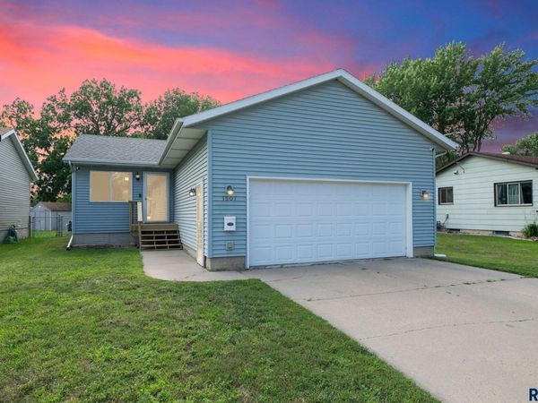 1507 N Highland Ave, Sioux Falls, SD 57103