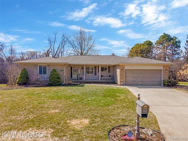 22601 Camille Court, Farmington Hills, MI 48335