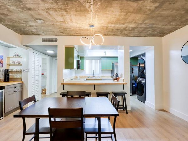 201 NW 7th St , Unit 307, Miami, FL 33136