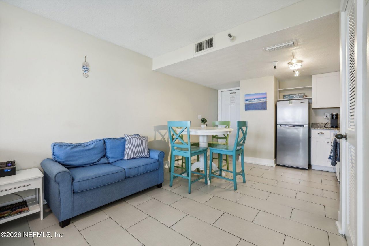 413 1st Street S, Unit 303, Jacksonville Beach, FL 32250 Photo