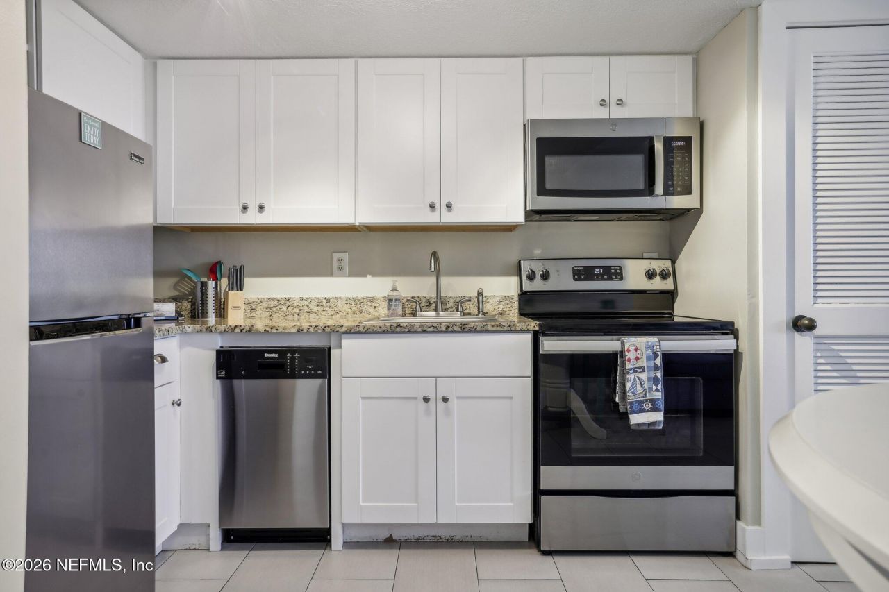 413 1st Street S, Unit 303, Jacksonville Beach, FL 32250 Photo