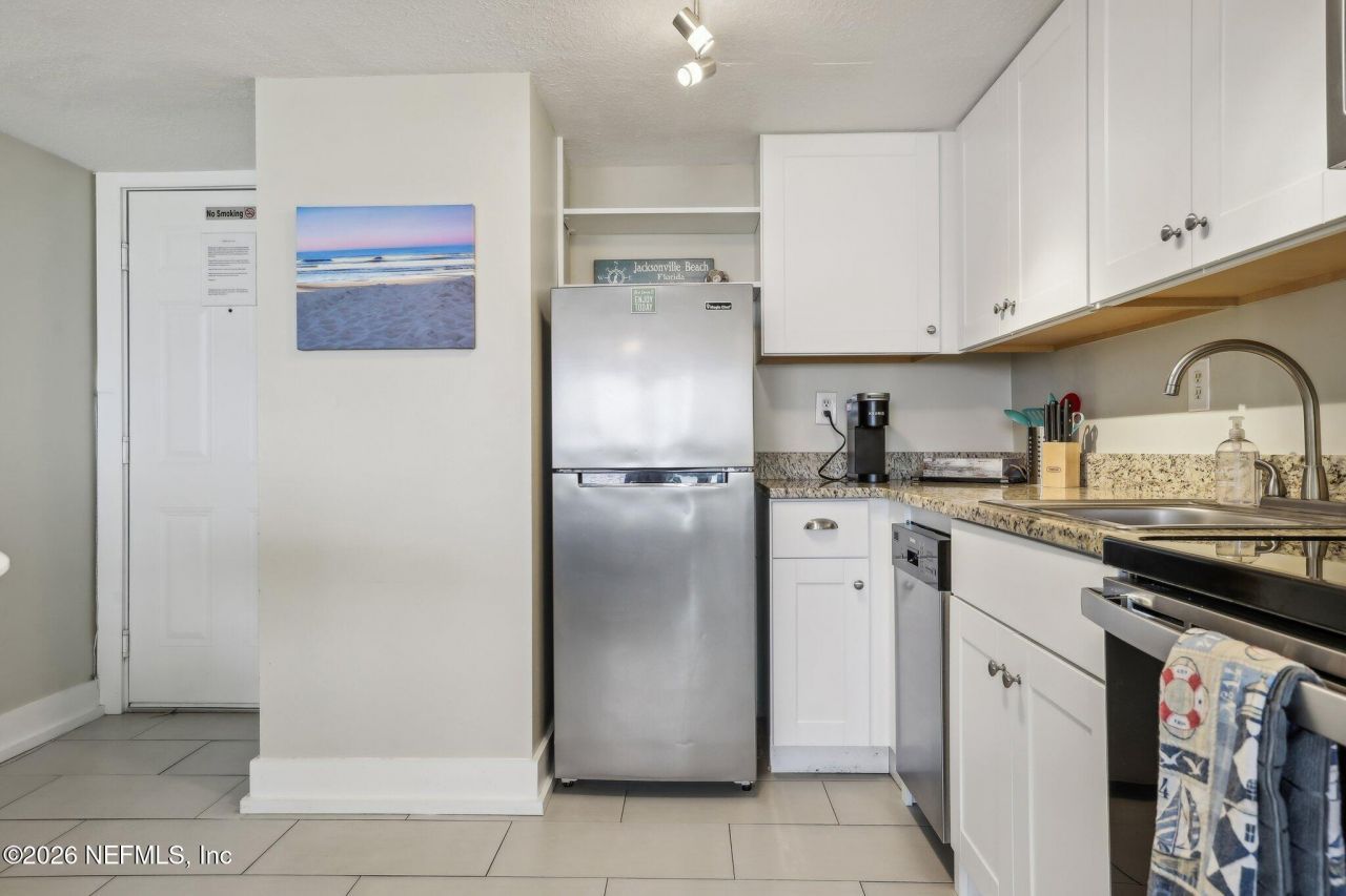 413 1st Street S, Unit 303, Jacksonville Beach, FL 32250 Photo