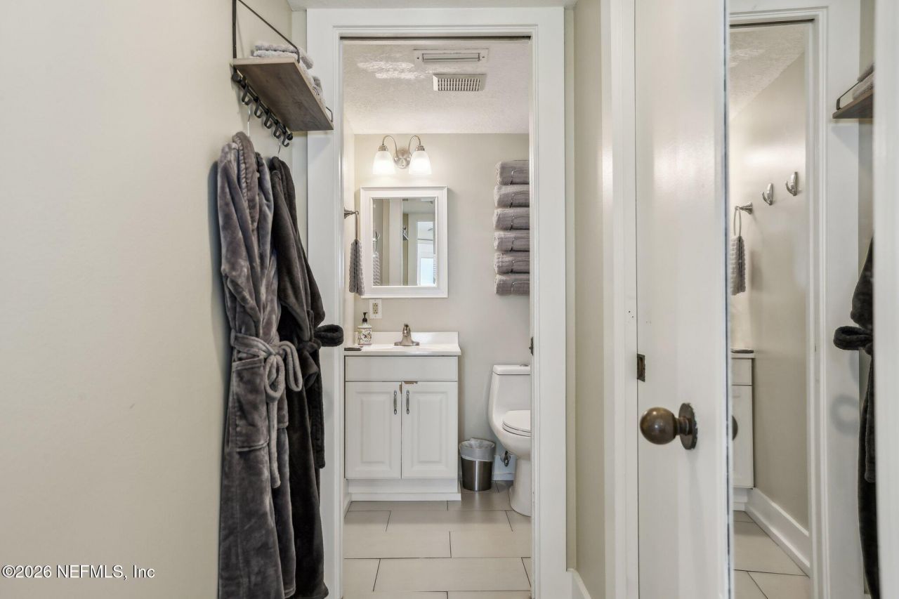 413 1st Street S, Unit 303, Jacksonville Beach, FL 32250 Photo