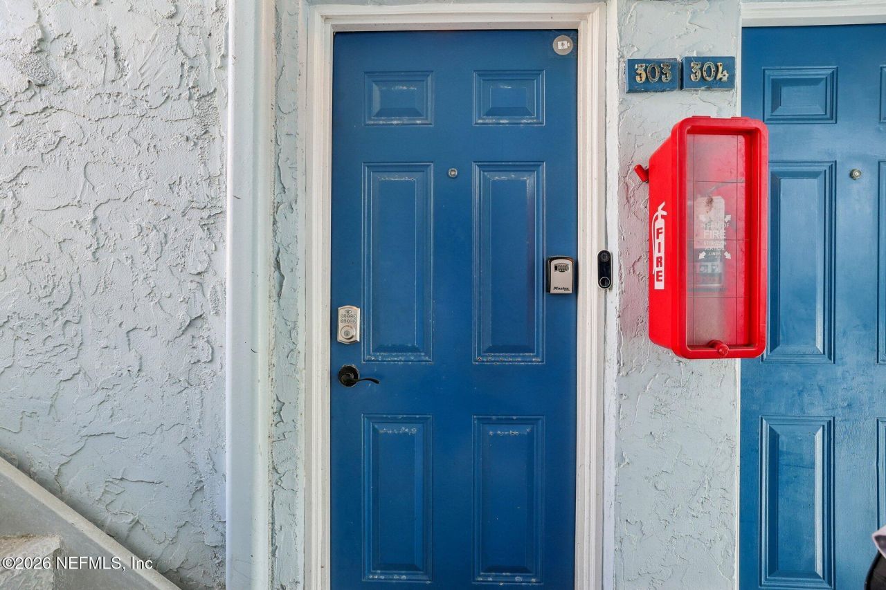 413 1st Street S, Unit 303, Jacksonville Beach, FL 32250 Photo