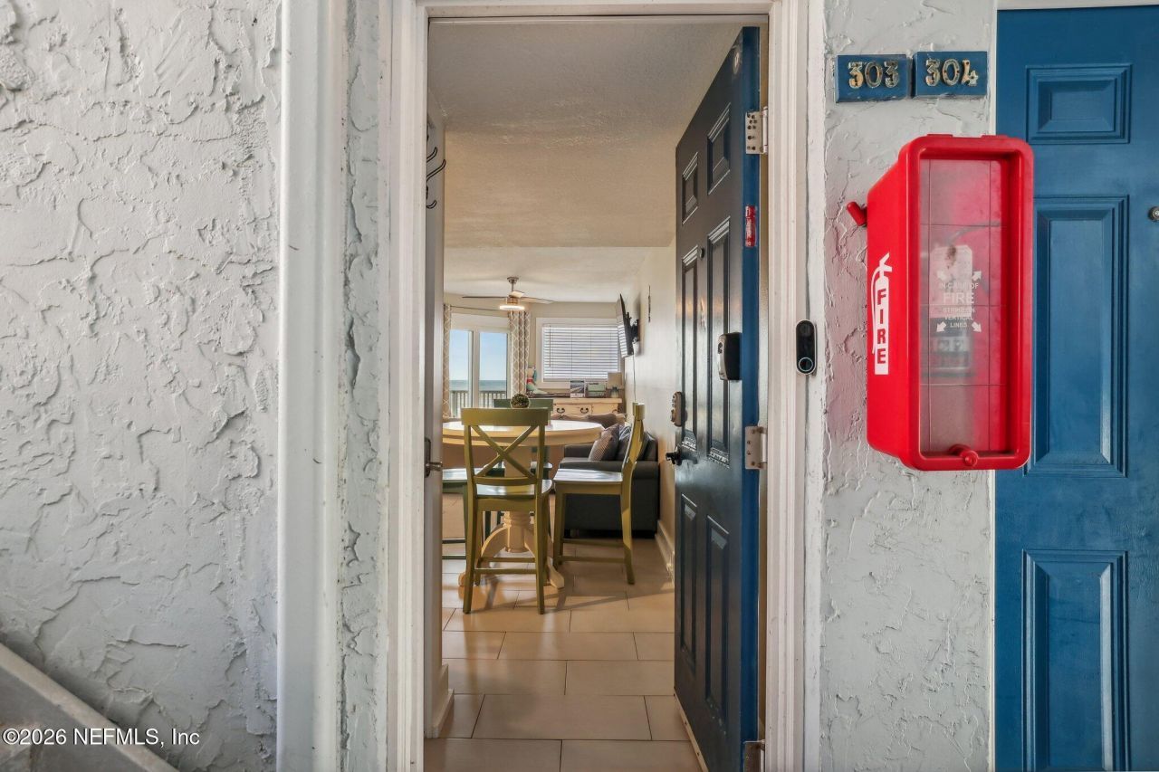 413 1st Street S, Unit 303, Jacksonville Beach, FL 32250 Photo