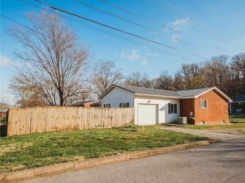 1808 29th Street, Vienna, WV 26105 Photo 2