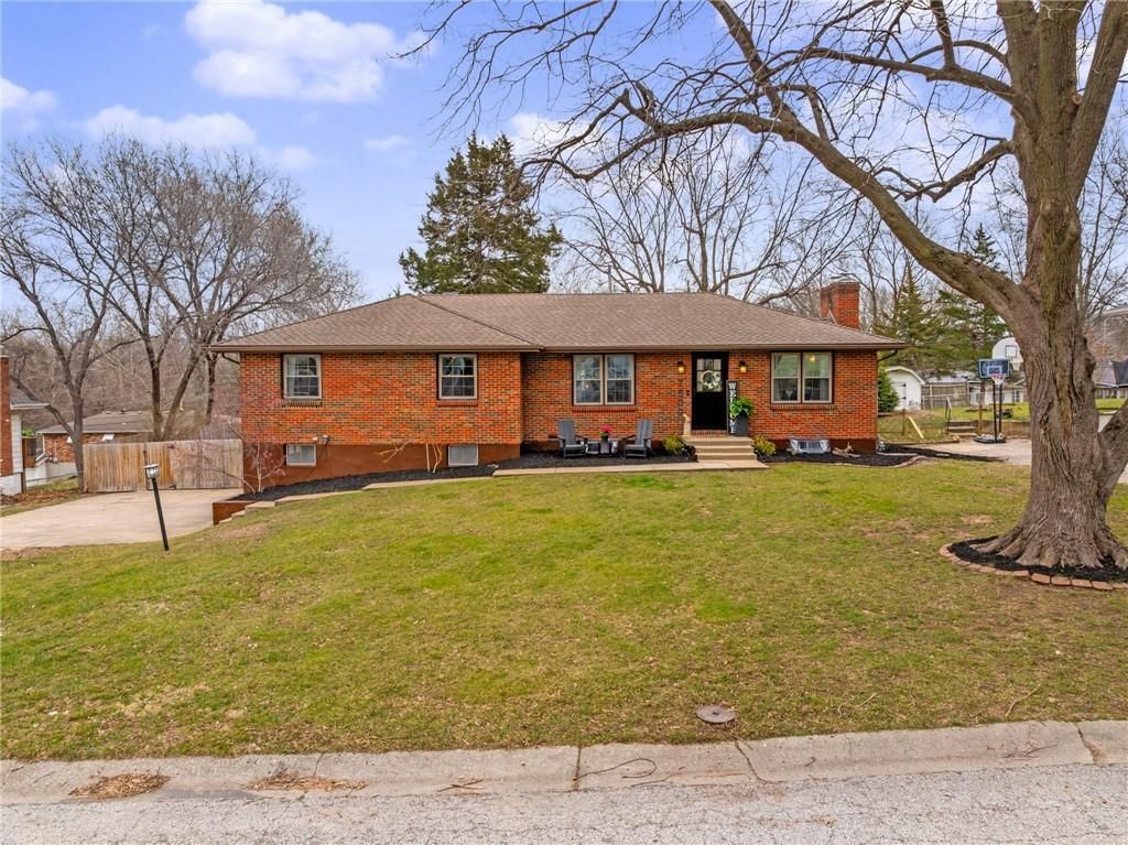 7509 N Baltimore Avenue, Gladstone, MO 64118 Main Photo