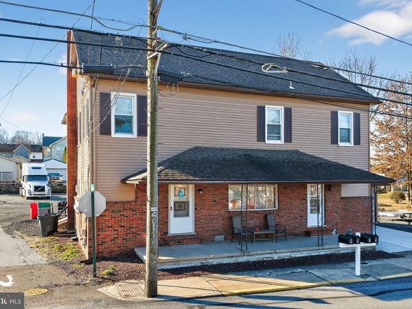 22 W FRONT STREET , ALBURTIS, PA 18011