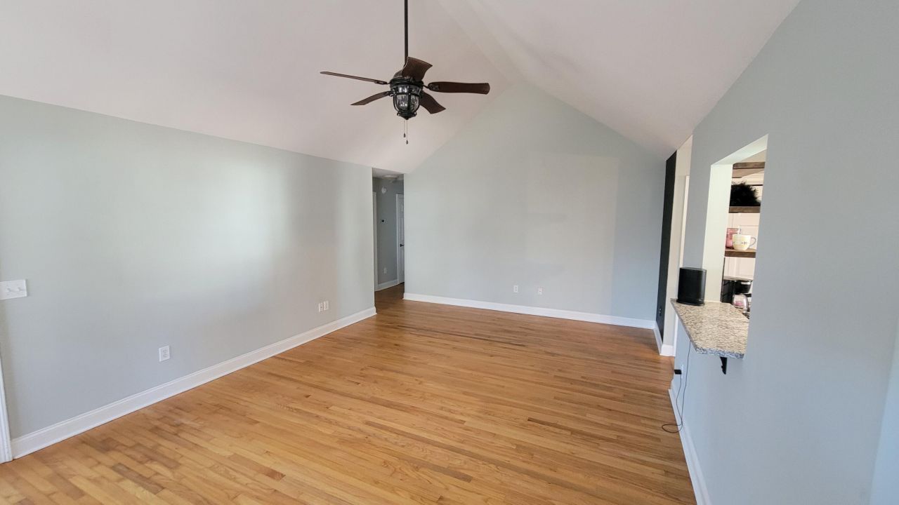 1333 Mapleton Avenue Photo 5