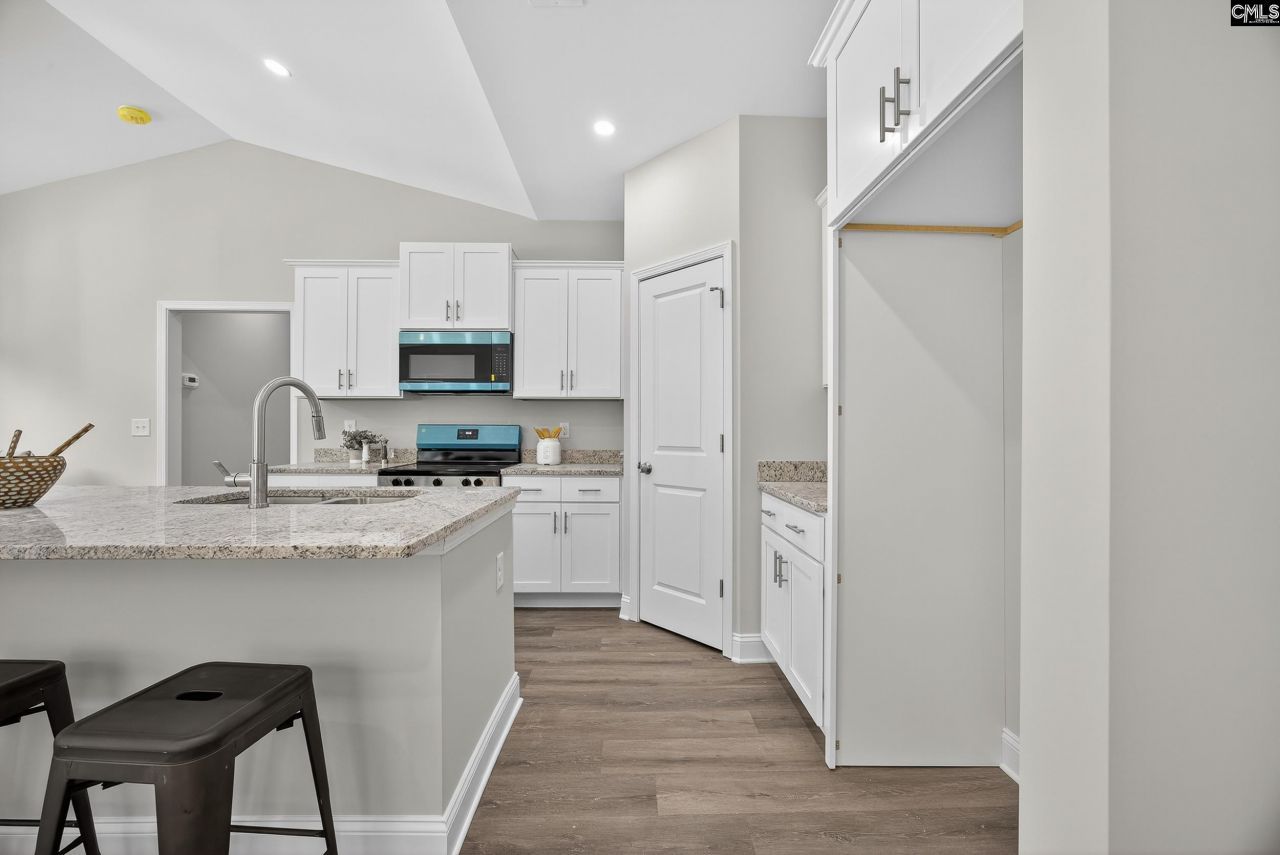 521 Romford Road Photo 13