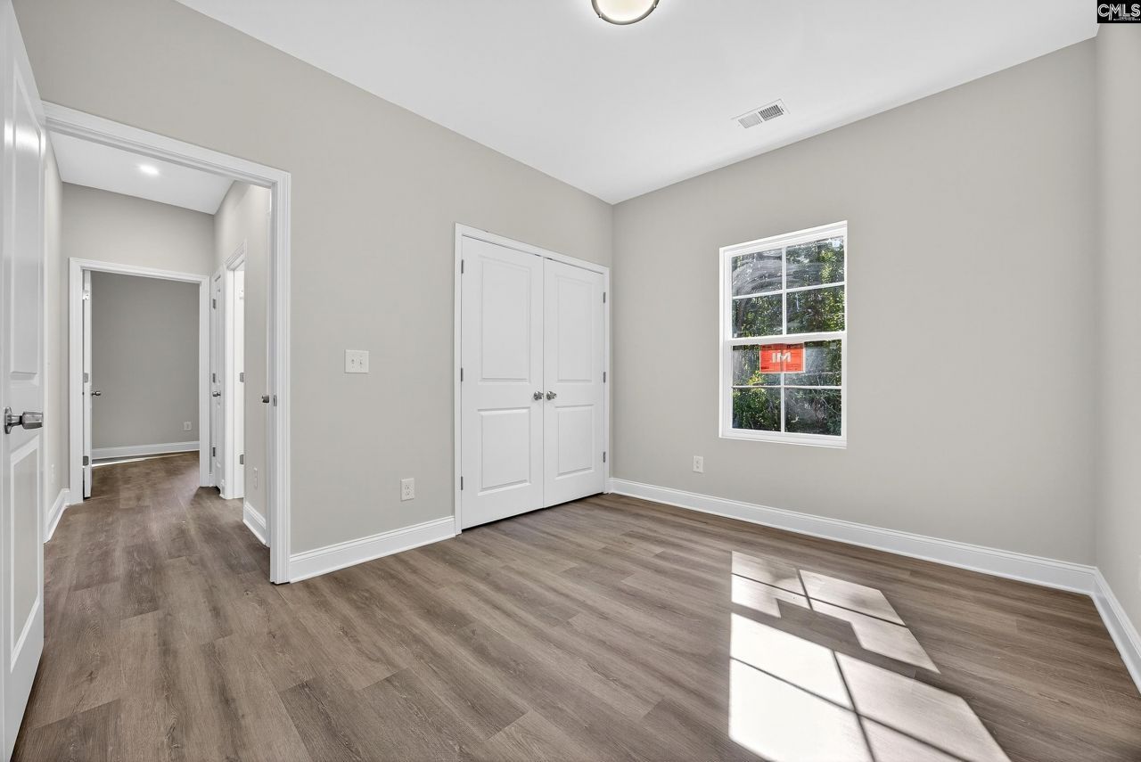 521 Romford Road Photo 15