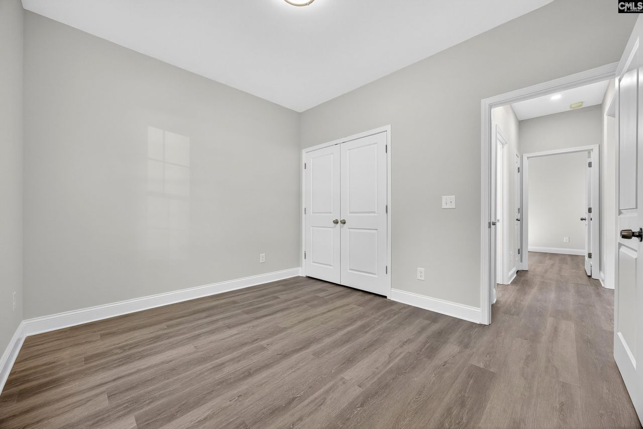 521 Romford Road Photo 16