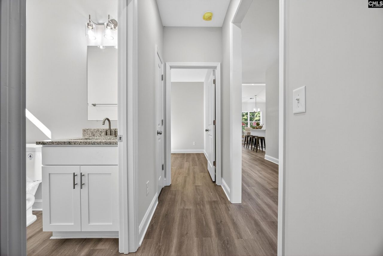 521 Romford Road Photo 18