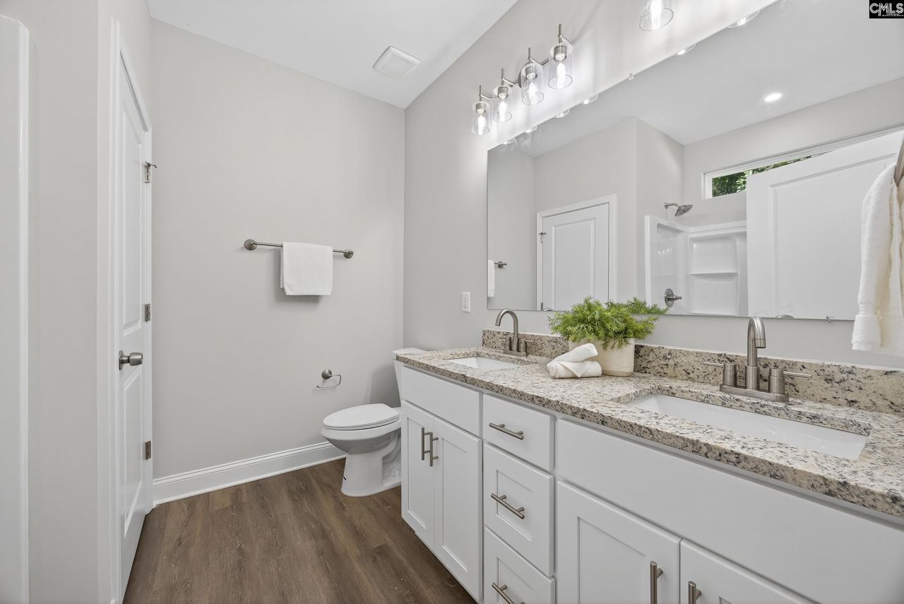 521 Romford Road Photo 23