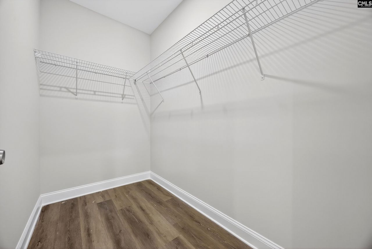 521 Romford Road Photo 24