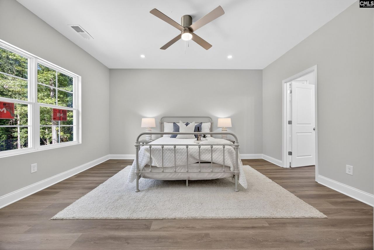 521 Romford Road Photo 29