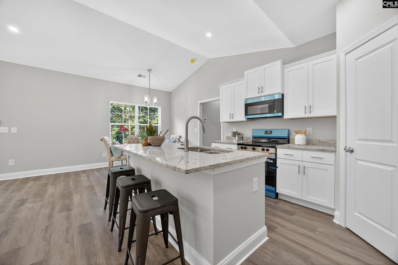 521 Romford Road Photo 35