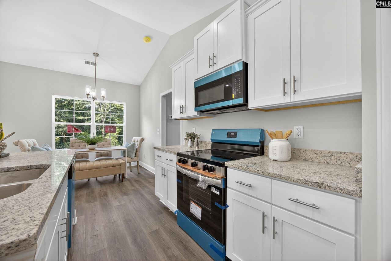 521 Romford Road Photo 36