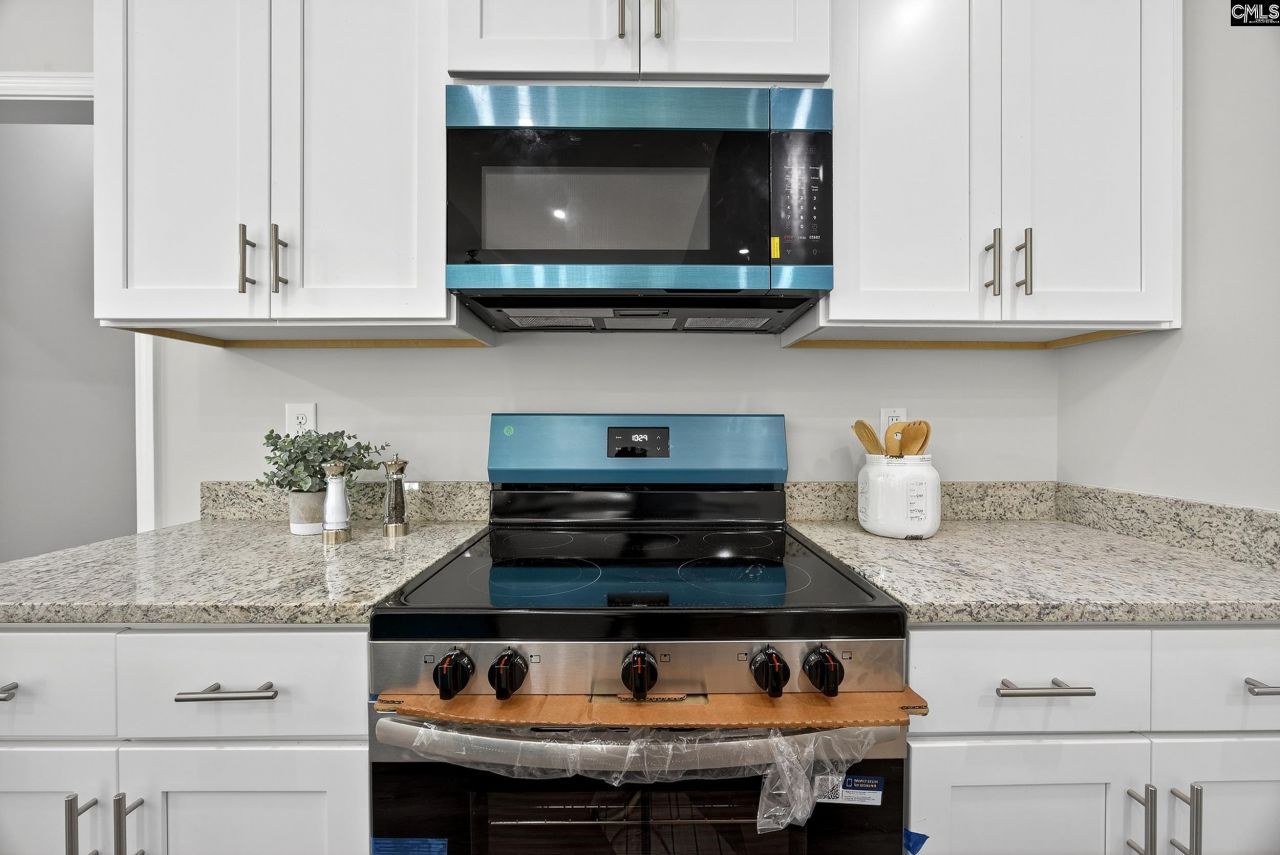 521 Romford Road Photo 39