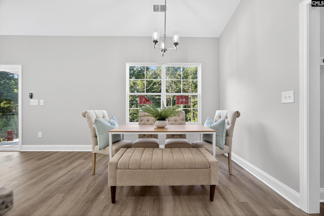 521 Romford Road Photo 43