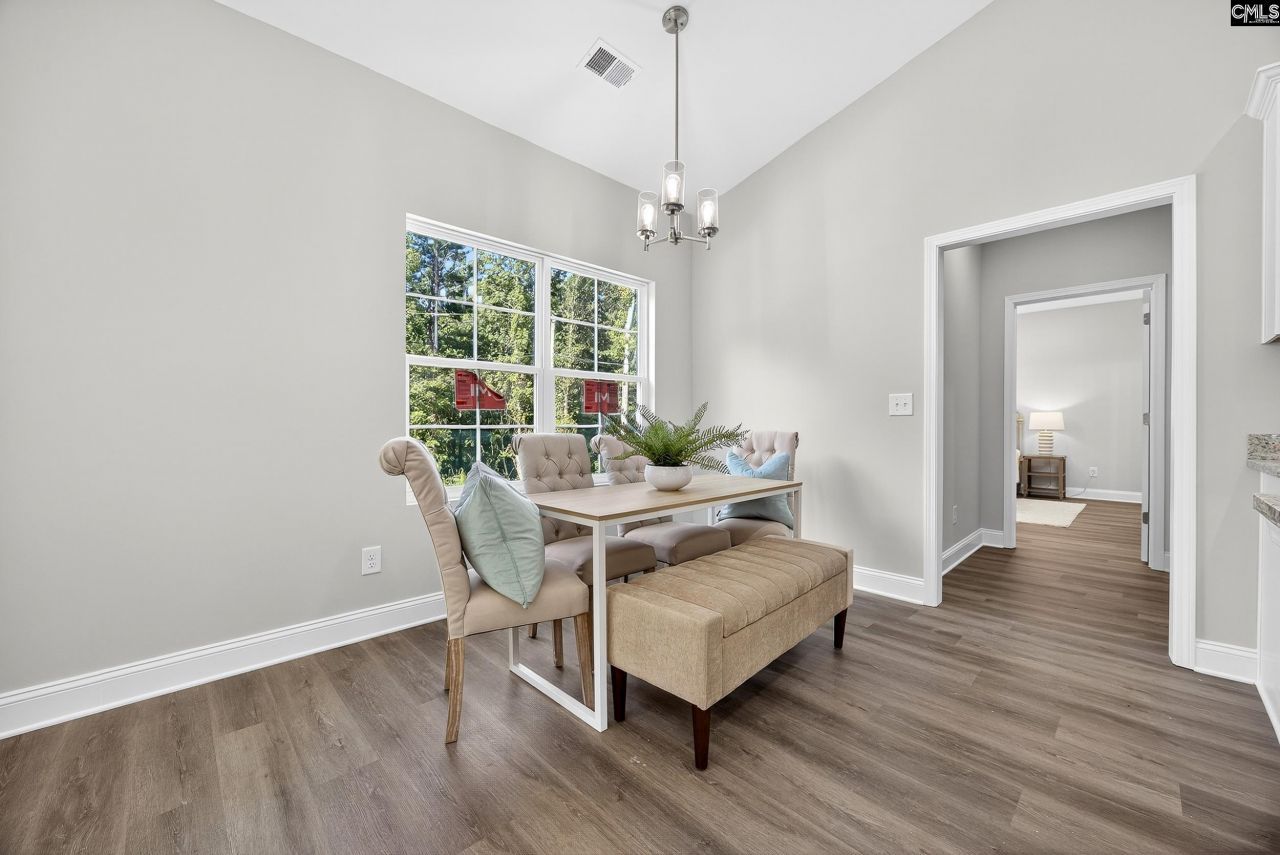 521 Romford Road Photo 44