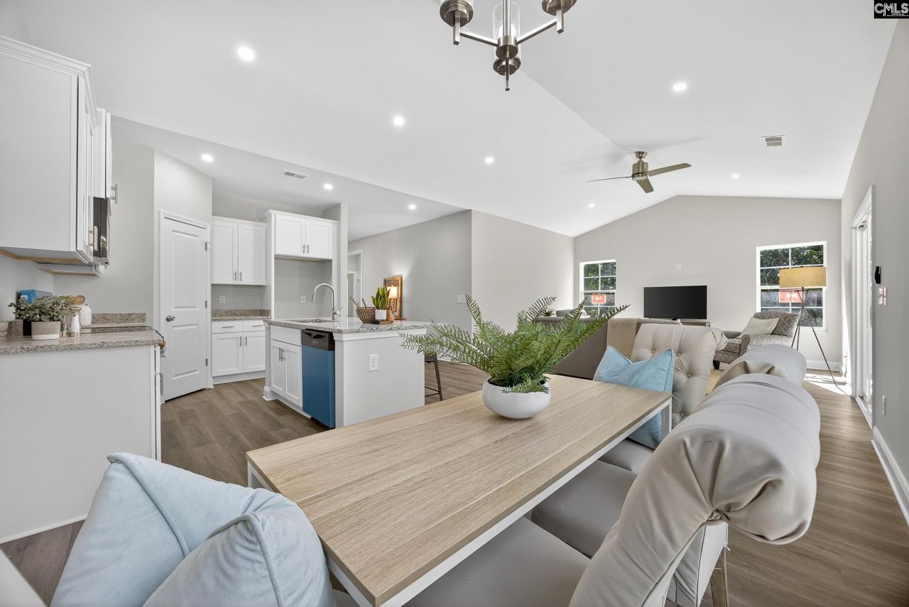 521 Romford Road Photo 46