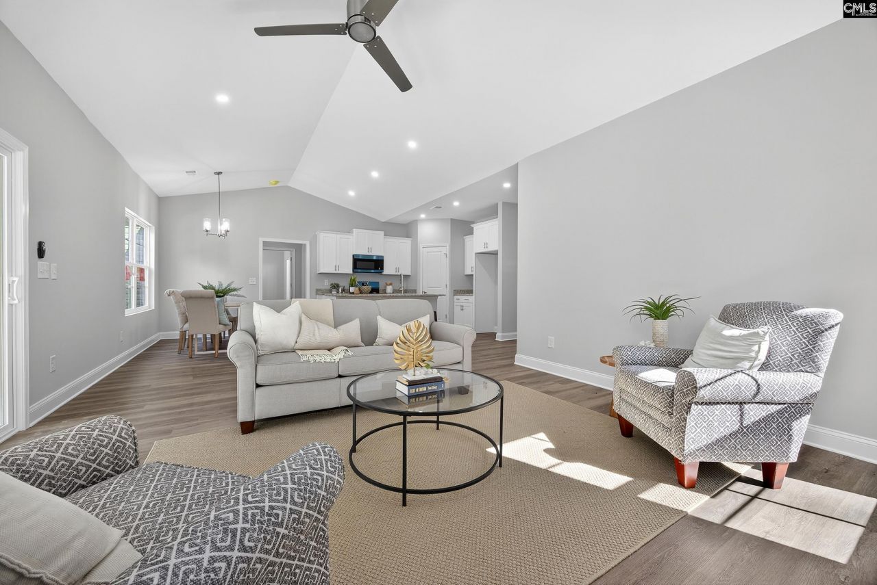 521 Romford Road Photo 49