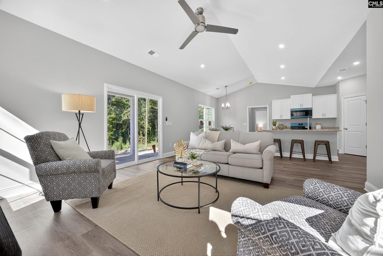 521 Romford Road Photo 50