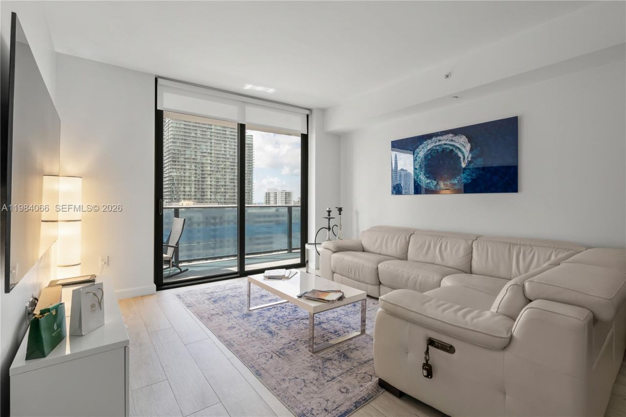 45 SW 9th St , Unit 1405, Miami, FL 33130 Photo