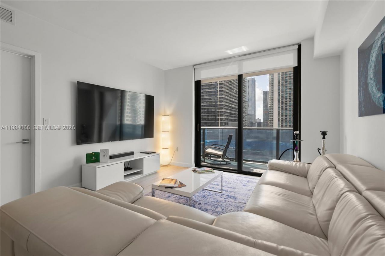 45 SW 9th St, Unit 1405, Miami, FL 33130 Photo