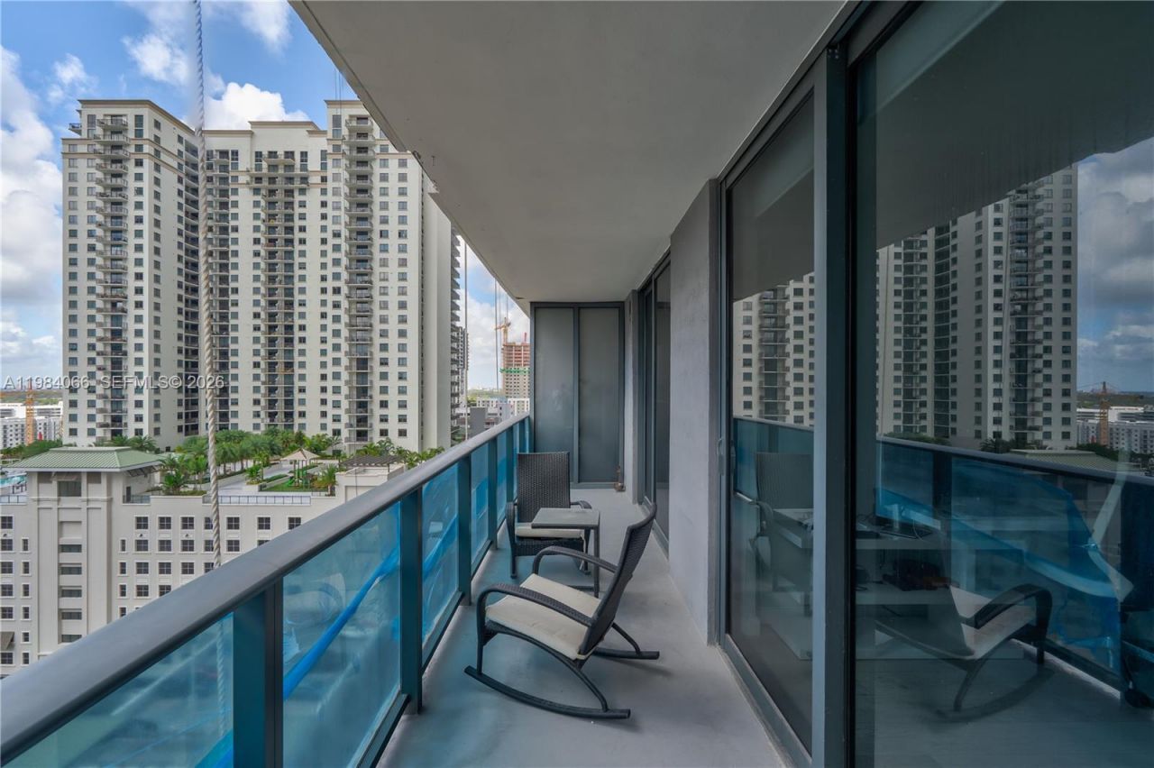 45 SW 9th St, Unit 1405, Miami, FL 33130 Photo
