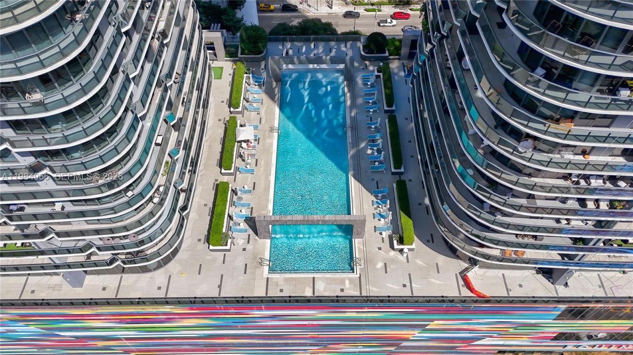 45 SW 9th St , Unit 1405, Miami, FL 33130 Photo