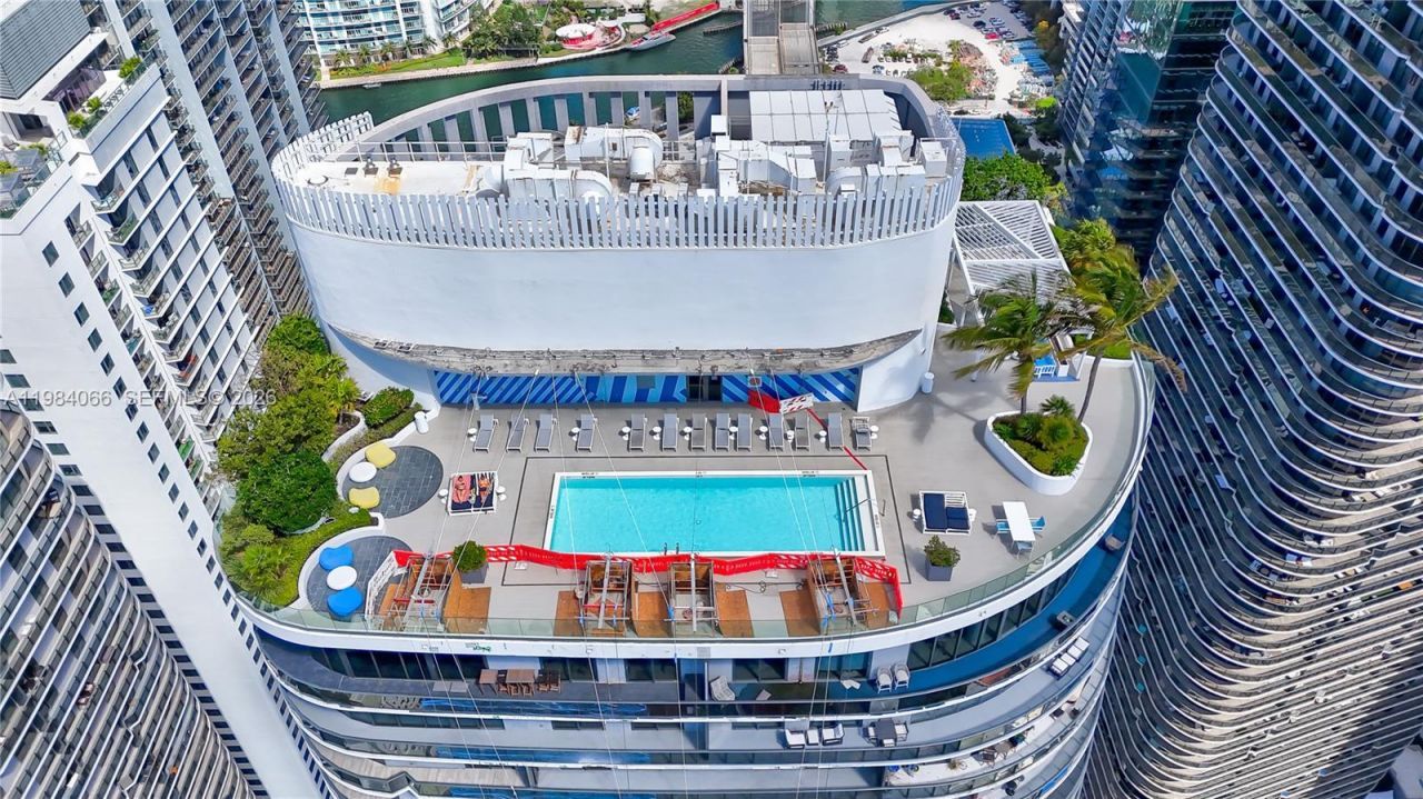 45 SW 9th St , Unit 1405, Miami, FL 33130 Photo