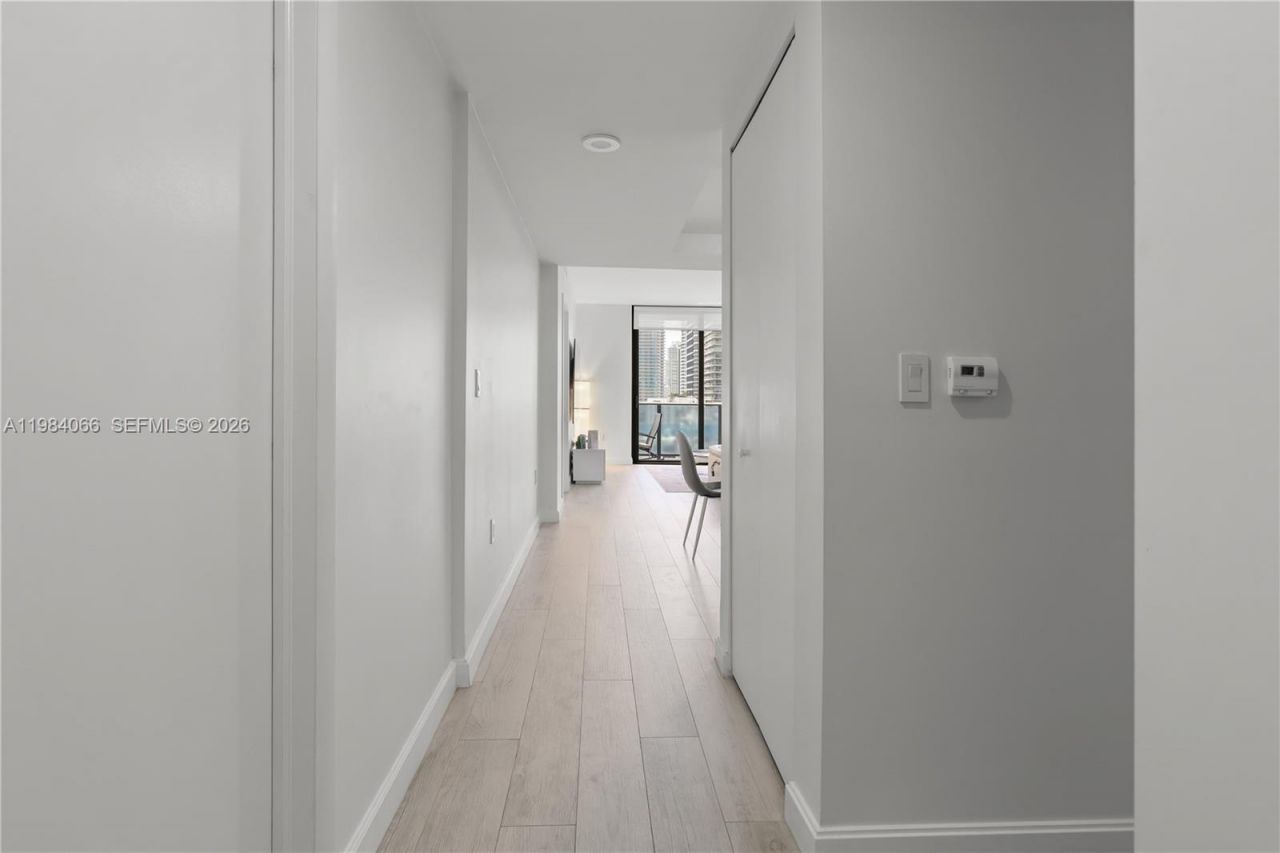 45 SW 9th St , Unit 1405, Miami, FL 33130 Photo