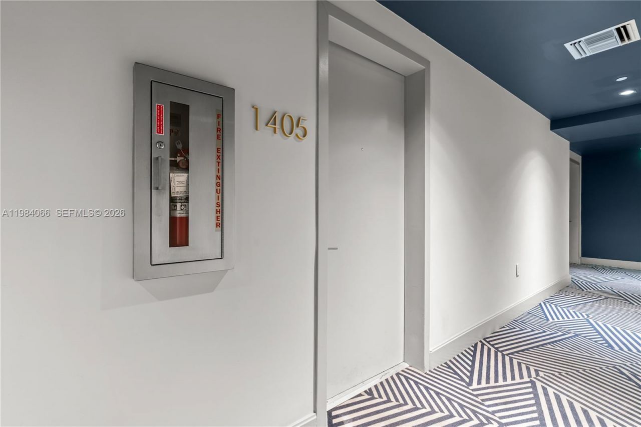 45 SW 9th St, Unit 1405, Miami, FL 33130 Photo