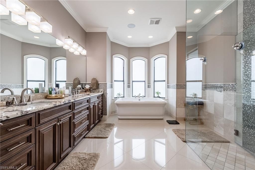 3944 W Riverside Dr, Fort Myers, FL 33901 Photo