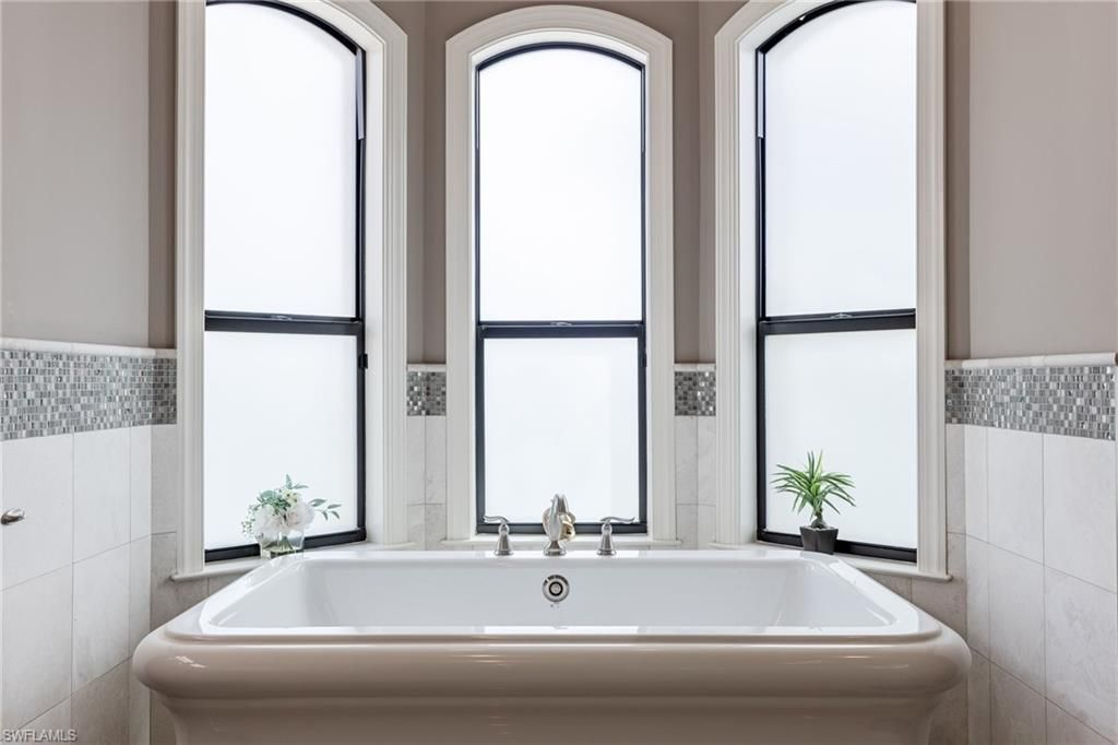 3944 W Riverside Dr, Fort Myers, FL 33901 Photo