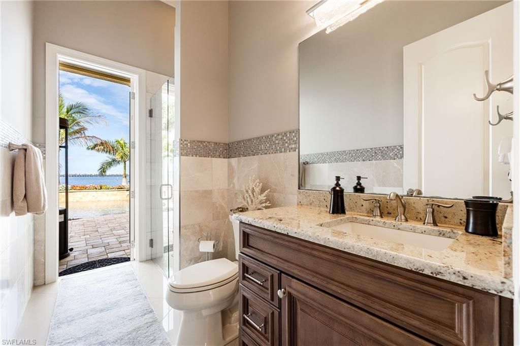 3944 W Riverside Dr, Fort Myers, FL 33901 Photo