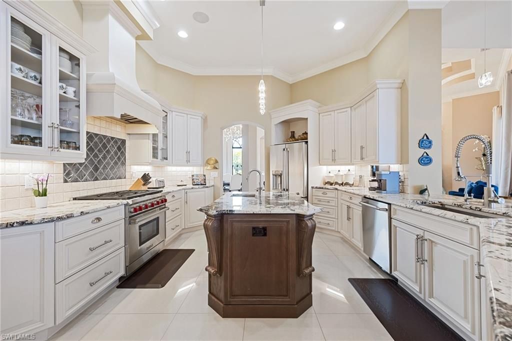 3944 W Riverside Dr, Fort Myers, FL 33901 Photo