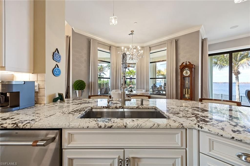 3944 W Riverside Dr, Fort Myers, FL 33901 Photo