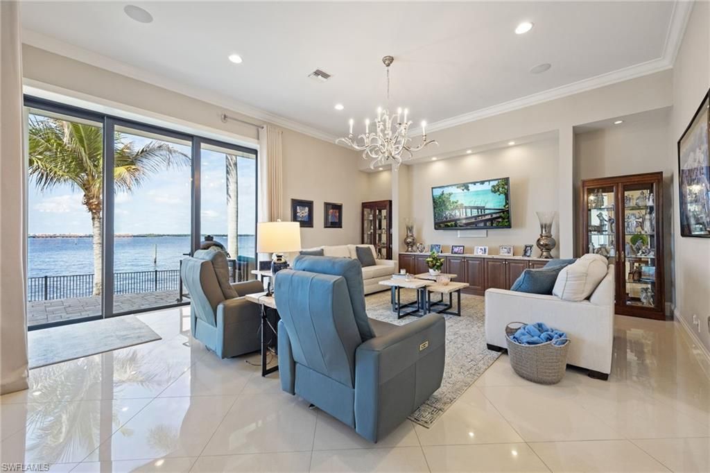 3944 W Riverside Dr, Fort Myers, FL 33901 Photo