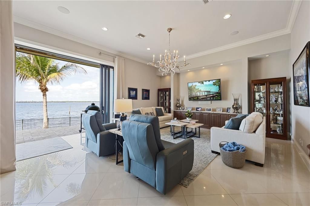 3944 W Riverside Dr, Fort Myers, FL 33901 Photo