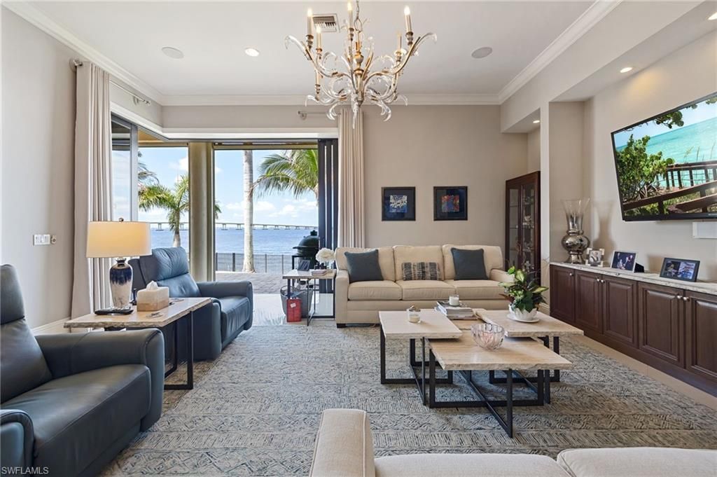 3944 W Riverside Dr, Fort Myers, FL 33901 Photo