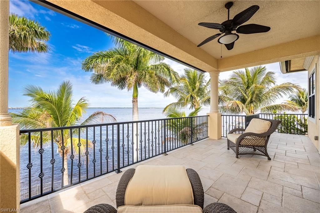 3944 W Riverside Dr, Fort Myers, FL 33901 Photo