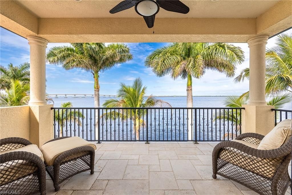 3944 W Riverside Dr, Fort Myers, FL 33901 Photo