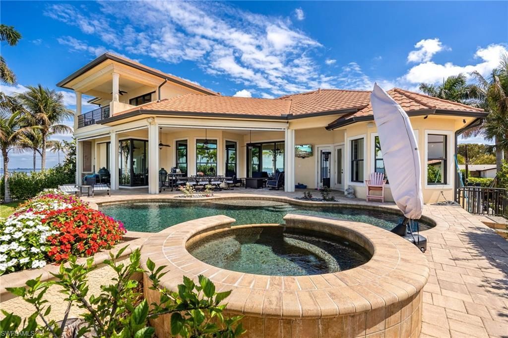 3944 W Riverside Dr, Fort Myers, FL 33901 Photo