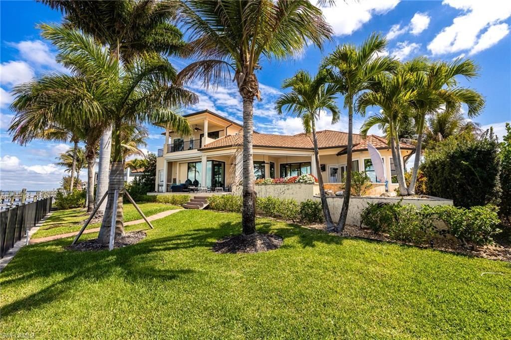 3944 W Riverside Dr, Fort Myers, FL 33901 Photo